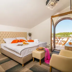 https://villa-vrsar.in-istria.net