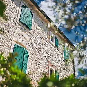 https://casa-romantica-la-parenzana.in-istria.net